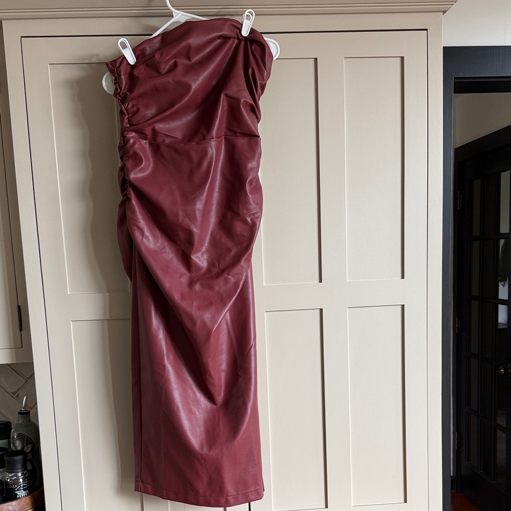 Anthropologists Strapless Faux Leather Midi Dress in Burgundy